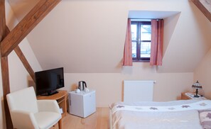 Standard Room (Room n. 5) | Premium bedding, soundproofing, iron/ironing board, free WiFi