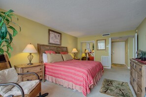 Condo, 2 Bedrooms | 2 bedrooms, iron/ironing board, free WiFi, bed sheets