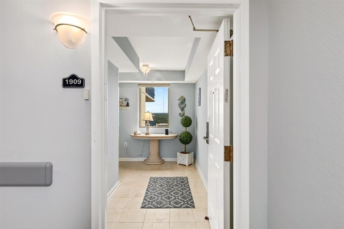 Condo, 3 Bedrooms | Interior