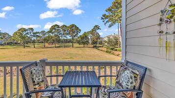 Condo, 2 Bedrooms | Property grounds