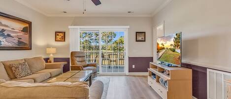 Appartement, 2 slaapkamers | Woonruimte | Televisie