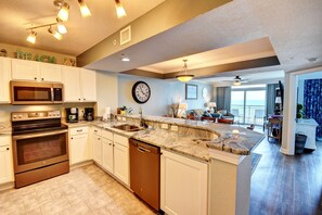 Condo, 4 Bedrooms | Private kitchen