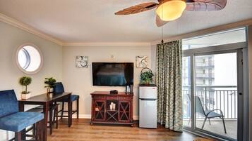 Appartement, 1 slaapkamer | Woonruimte | Flatscreentelevisie