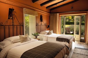 Ropa de cama de alta calidad, minibar y sistema de insonorización 