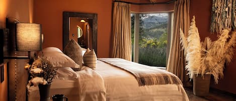 Premium bedding, minibar, soundproofing, free WiFi