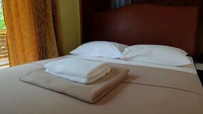 Standard Double Room, 1 Double Bed, Balcony - Hi Hotel (Nong Khae)