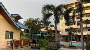 Resort Poolside cosy | 객실에서 보이는 전망