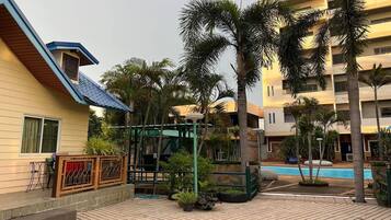 Comfort Cottage, 1 Double Bed, Refrigerator & Microwave, Poolside | View from room