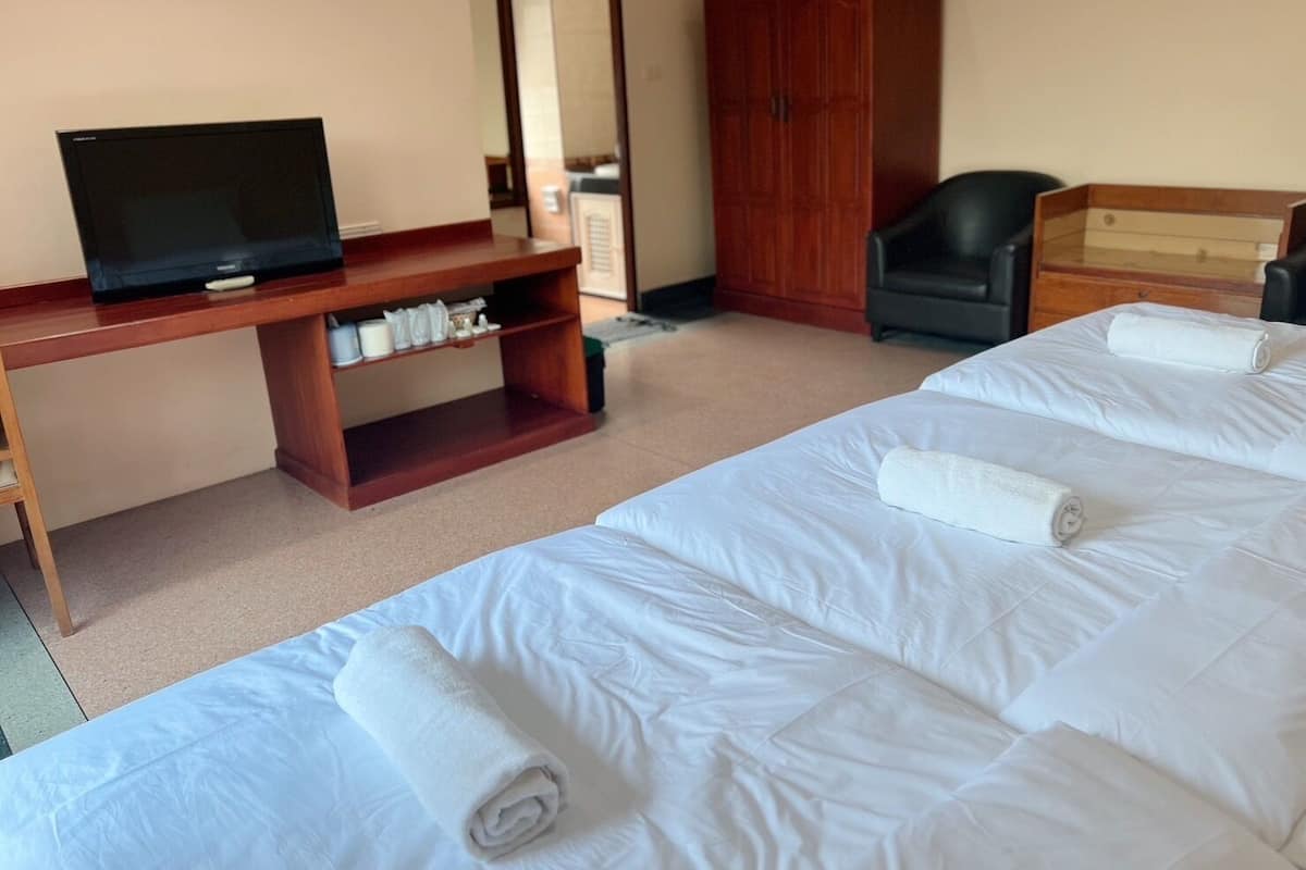 Family Room | Individually decorated, desk, soundproofing, free WiFi