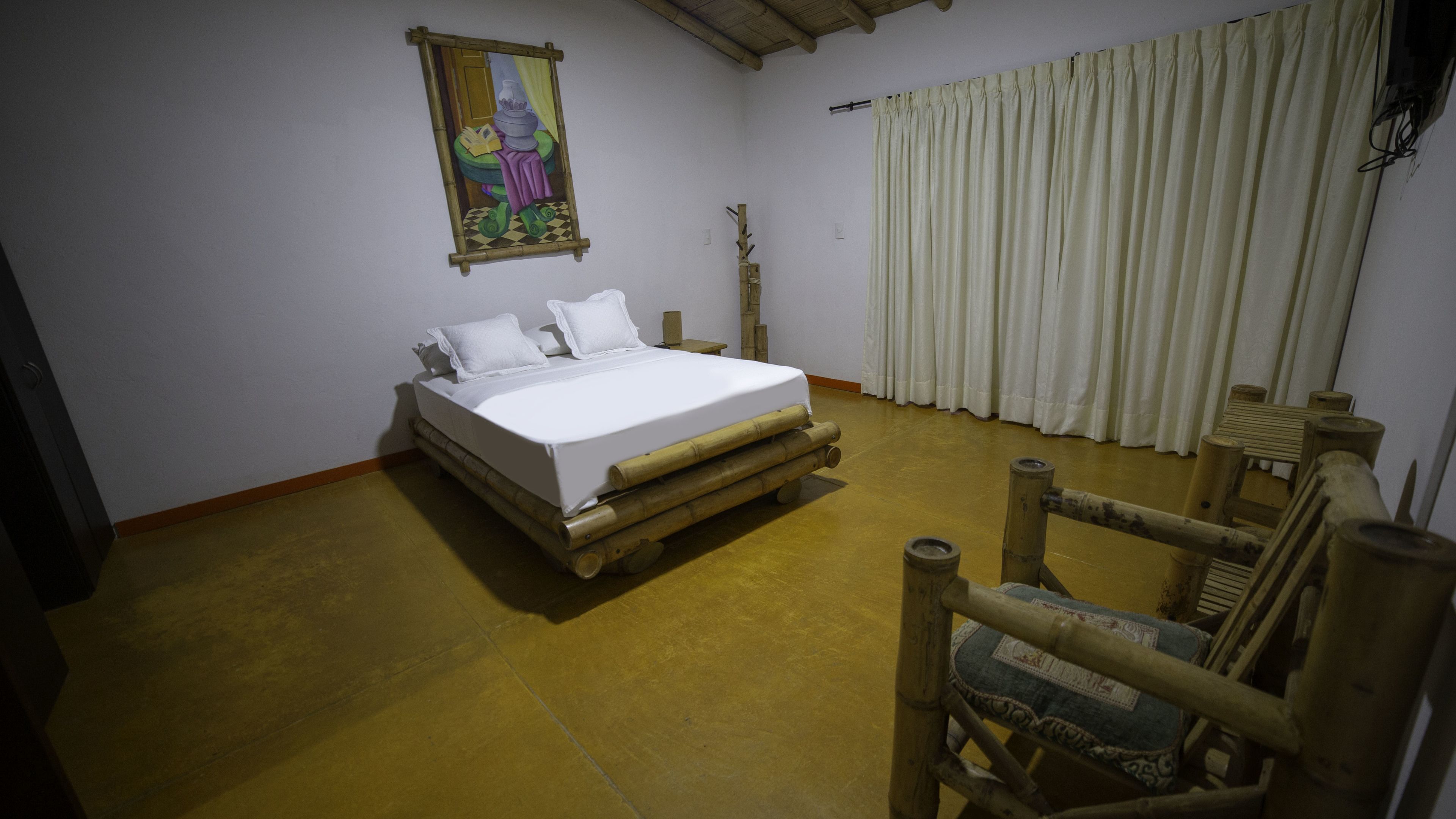 family suite | iron/ironing board, rollaway beds, free wifi, bed sheets