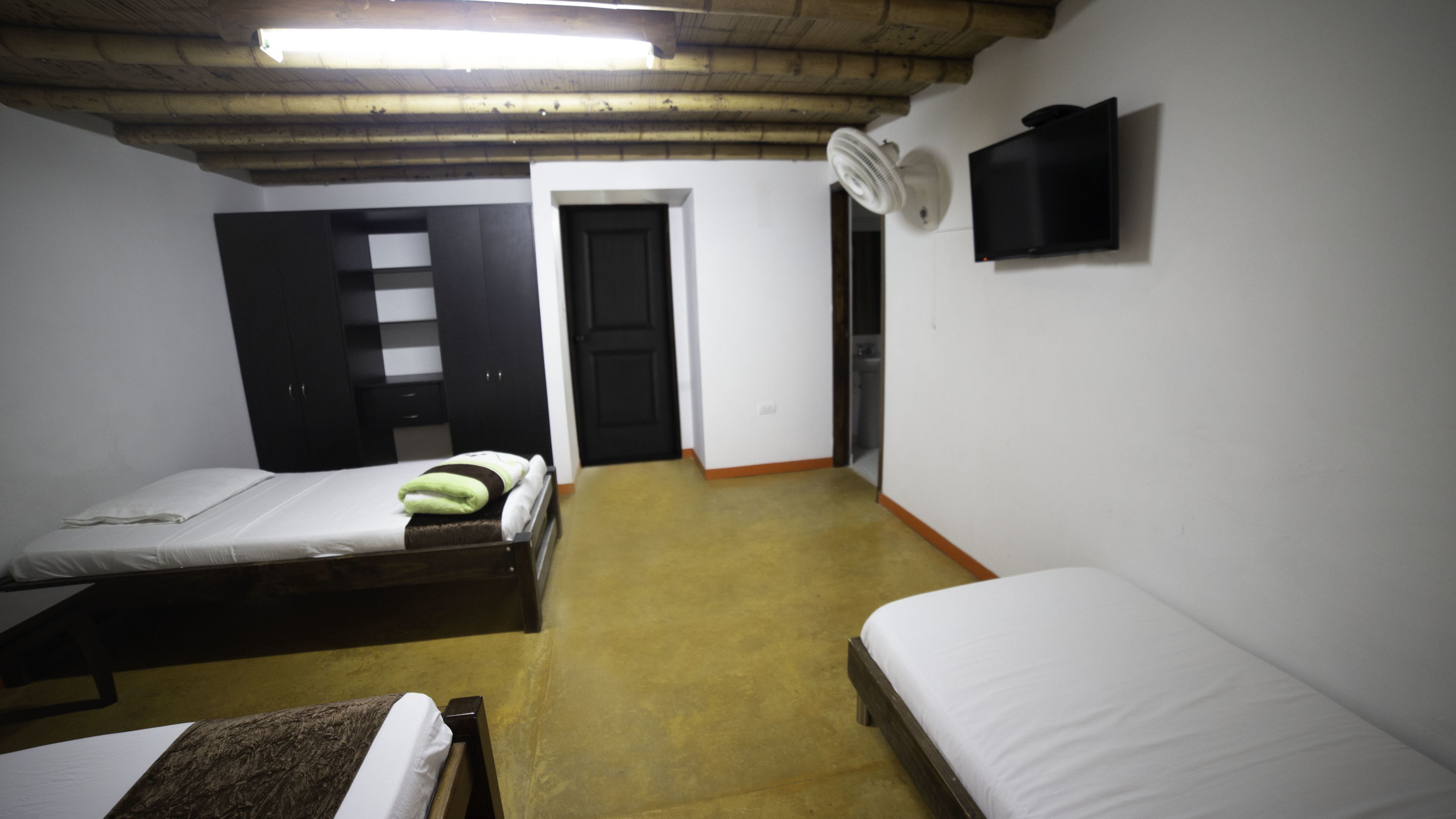 family suite | iron/ironing board, rollaway beds, free wifi, bed sheets