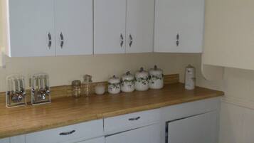 Rumah, beberapa kamar | Dapur pribadi | Lemari es, microwave, dan mesin pembuat kopi/teh