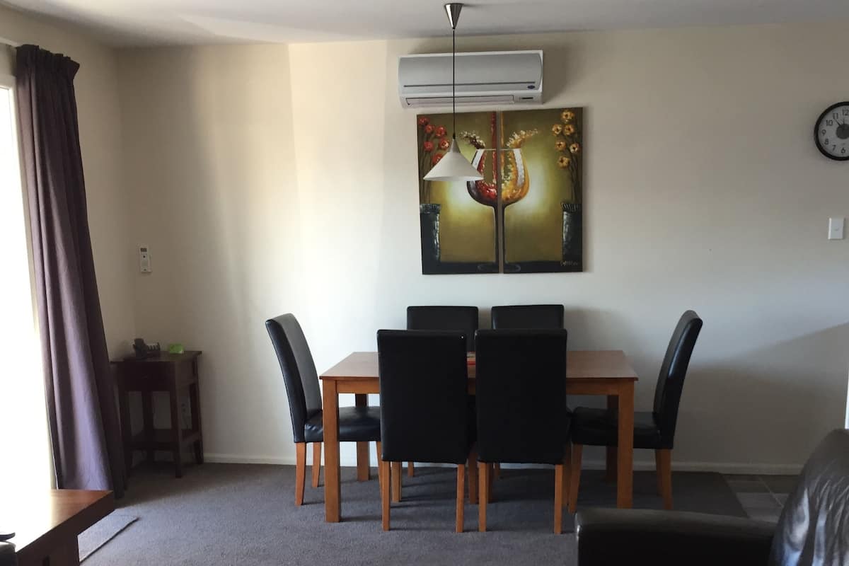 Suite, 2 Bedrooms | Living area