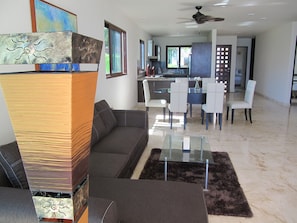 Smart-TV, Netflix, bøker og strømmetjenester