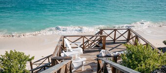 Luxurious 5000 sqft SilverPalmsVilla Private Heated Pool/Spa/ocean gazebo/kayaks