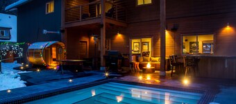 Nytt nydelig, romslig, koselig hus med oppvarmet basseng, boblebad og badstue