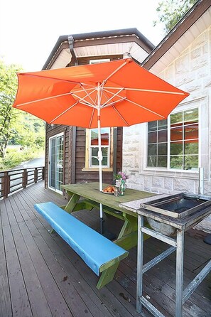 Room (Jupiter 101) | Terrace/patio - Haena Pension (Gapyeong)