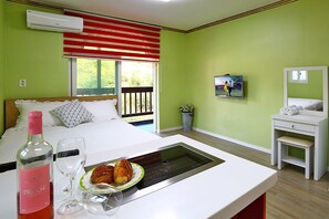 Huone (Mars 301~4) | Kannettavalle tietokoneelle sopiva työtila, ilmainen Wi-Fi