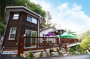 Exterior detail - Haena Pension (Gapyeong)