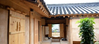 Jukheon Traditional House