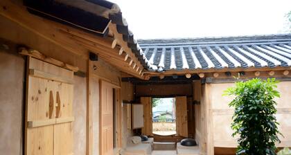 Jukheon Traditional House