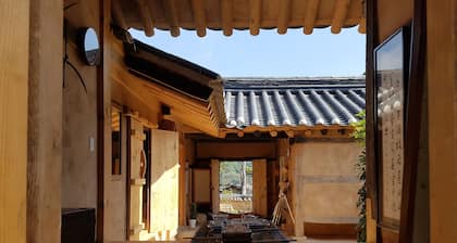 Jukheon Traditional House