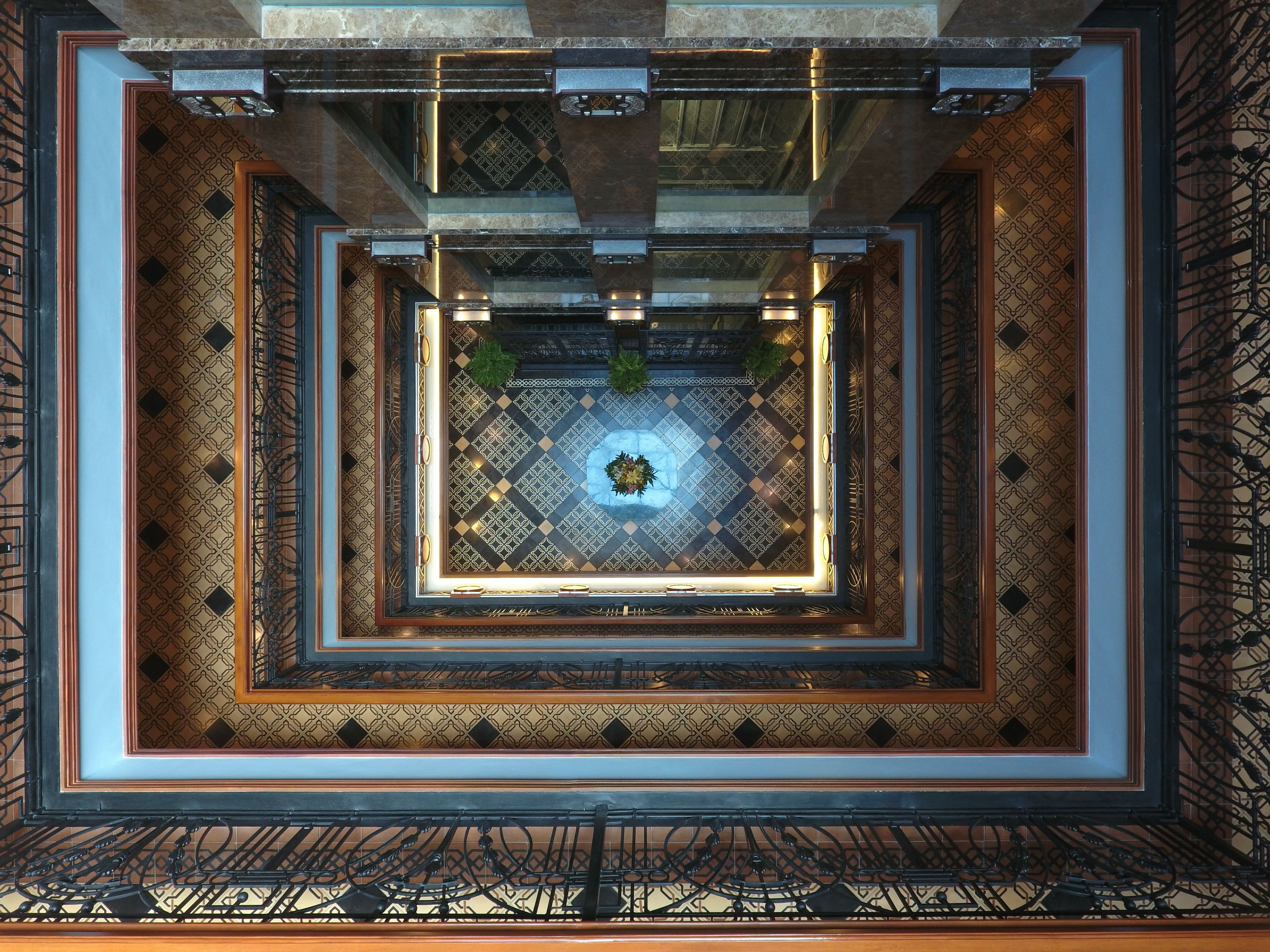 تفاصيل الفندق من الداخل