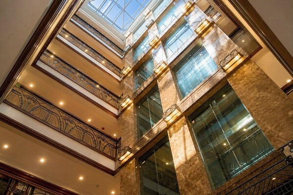 Exterior - Herald Suites Polaris (Makati)
