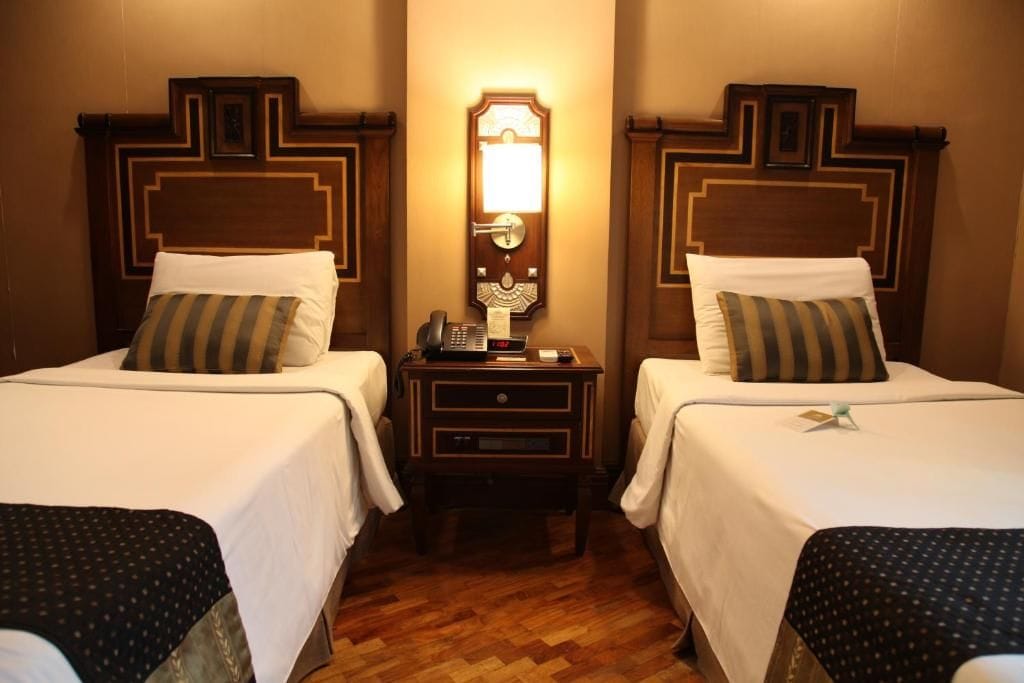 Standard Room, 2 Twin Beds (Multi Use) | Minibar, in-room safe, desk, laptop workspace