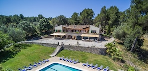 Exterior - Beautiful large villa on forest area (Santa Eugènia)