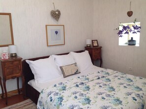 3 bedrooms, iron/ironing board, travel cot, WiFi