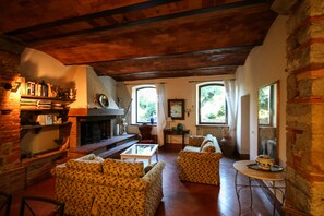 TV, fireplace, DVD player, table tennis
