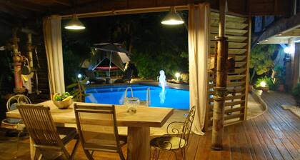 Villa de standing avec piscine, sur une ancienne plantation de cannes Ă sucre