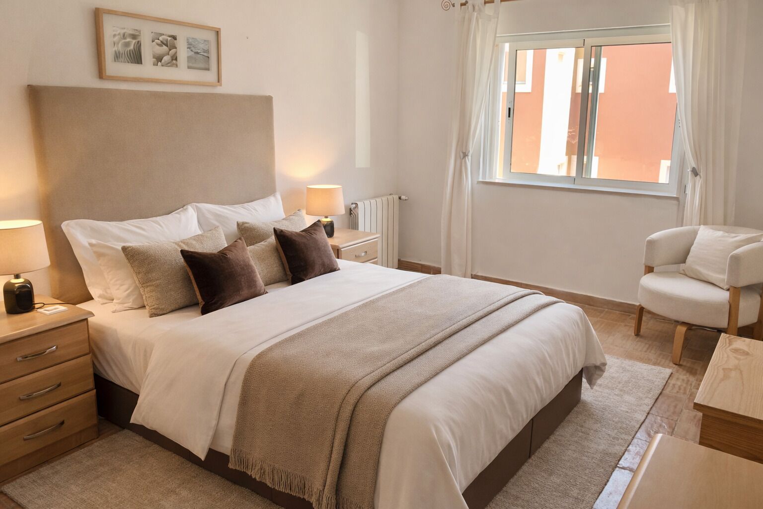 2 soverom, strykejern/-brett, reiseseng for barn og wi-fi (inkludert)