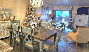 Interior - OCEANFRONT! CHRISTMAS DECOR COMPLIMENTARY AMENITIES! GUEST FAVORITE! (Rodanthe)