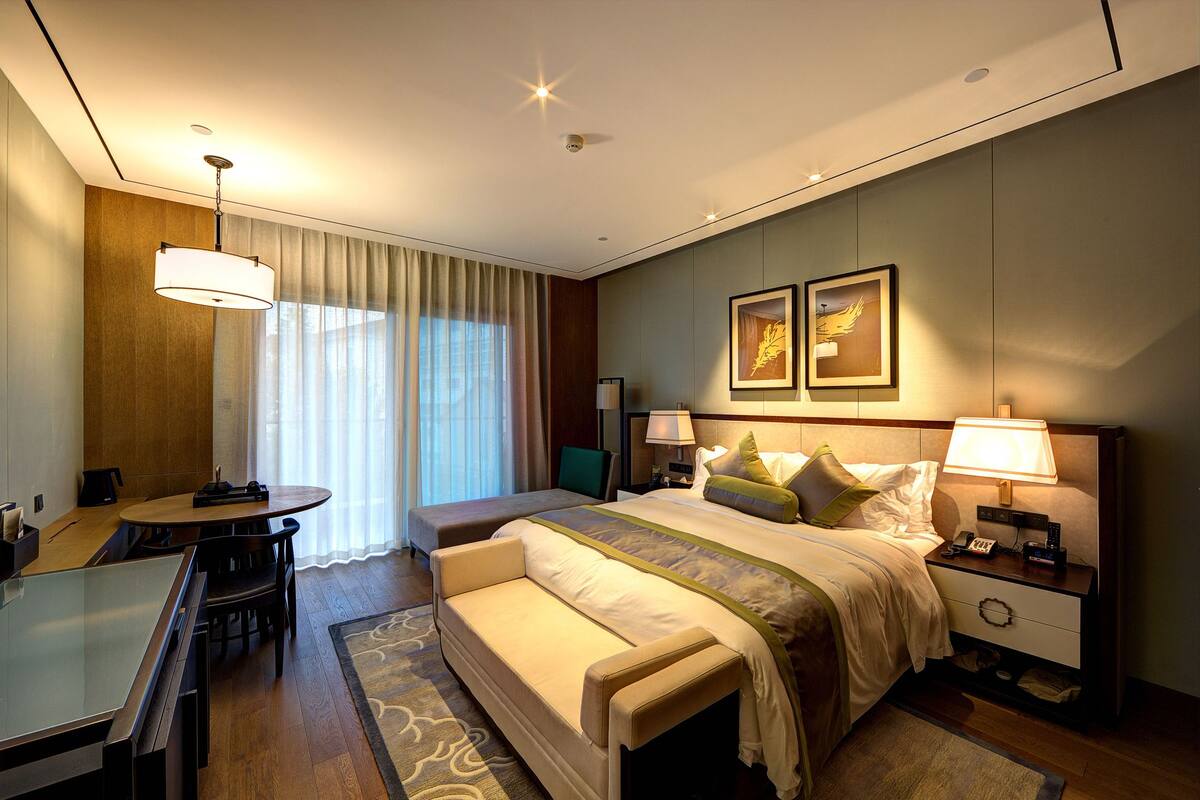 Minibar, in-room safe, desk, blackout curtains