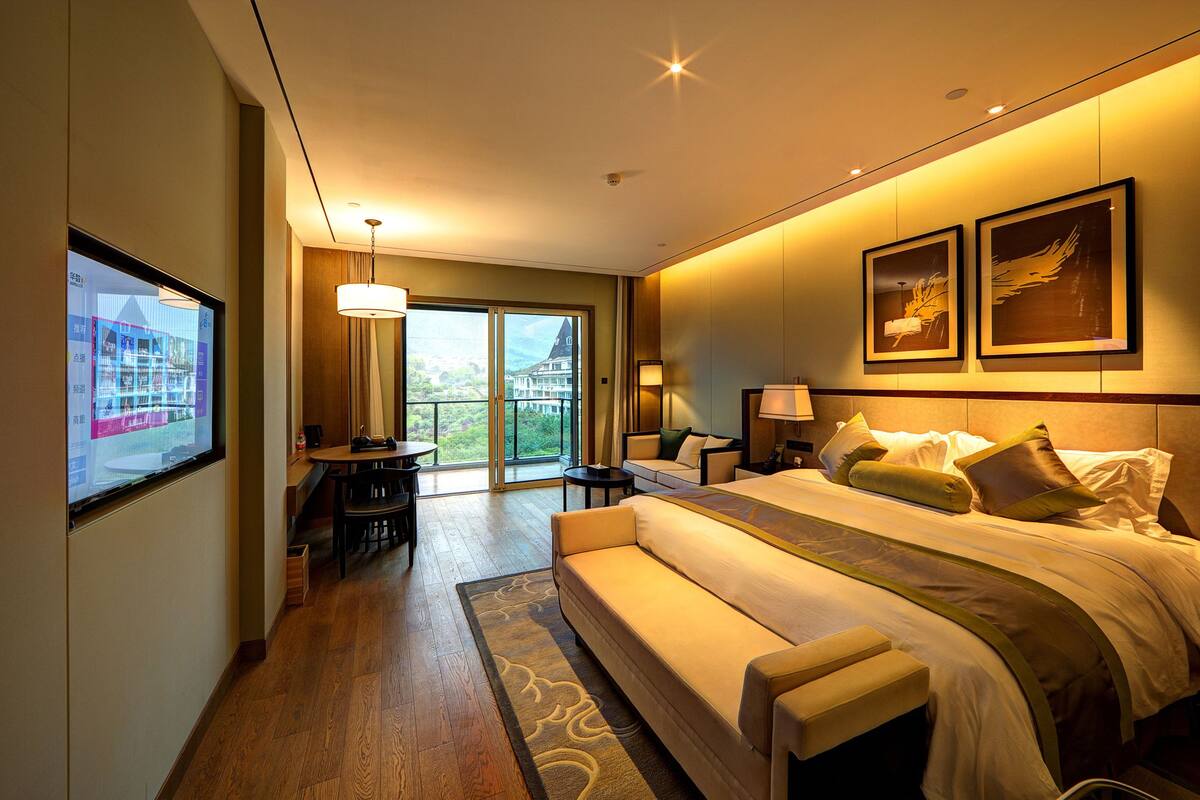 Minibar, in-room safe, desk, blackout curtains