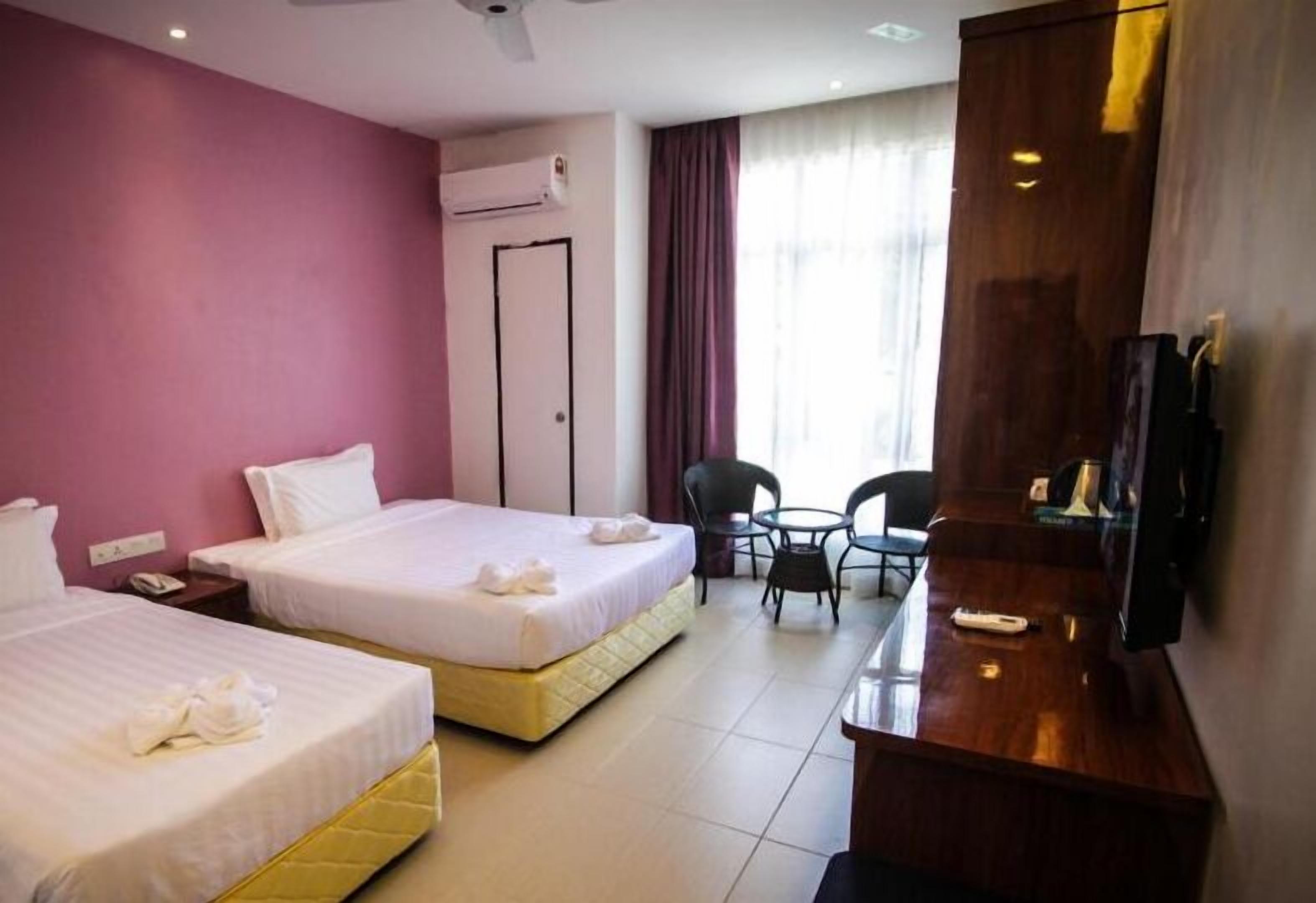 minibar, desk, soundproofing, iron/ironing board