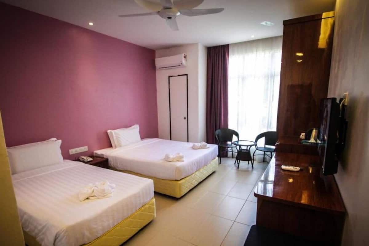 minibar, desk, soundproofing, iron/ironing board