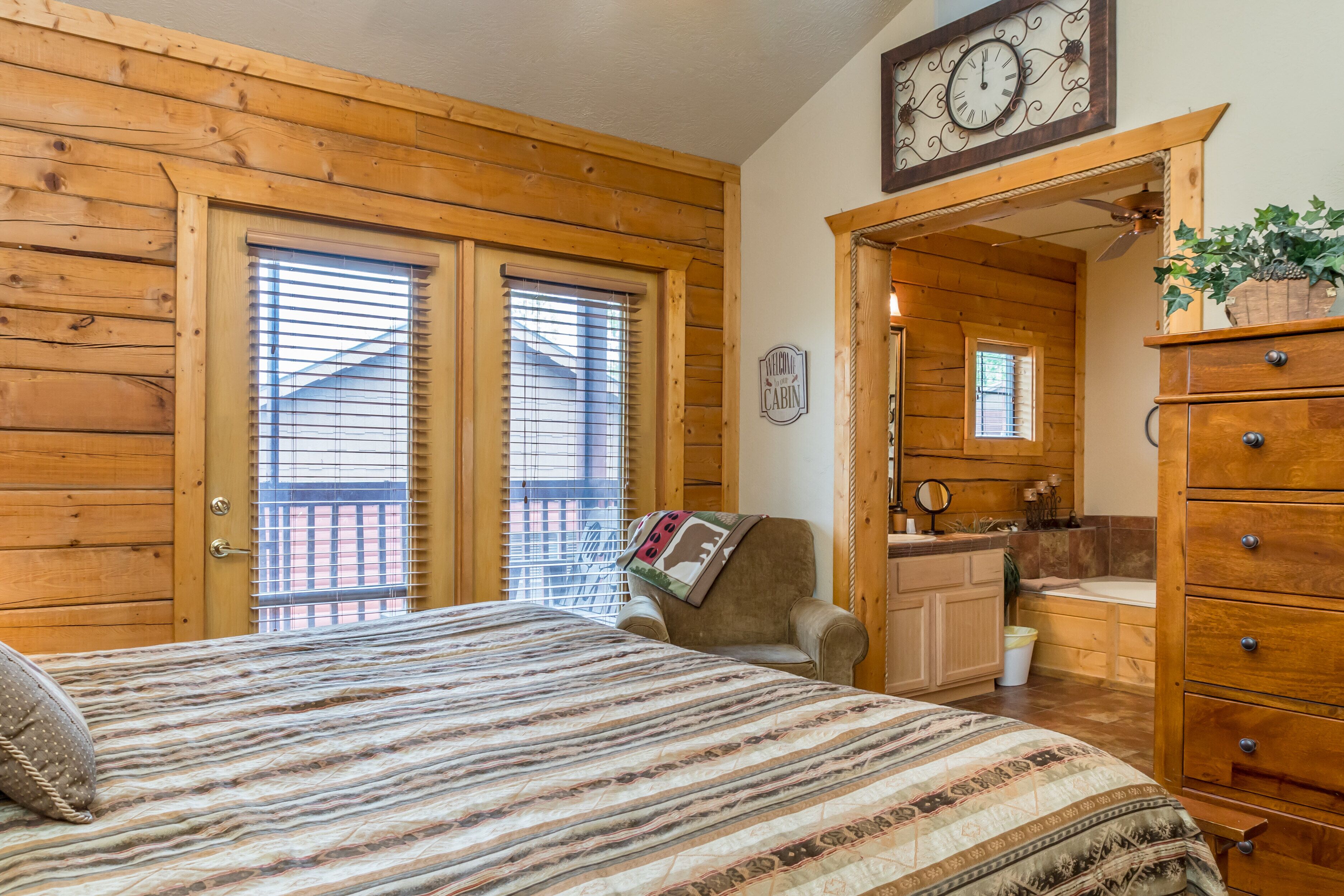 2 間睡房、熨斗/熨衫板、可攜式嬰兒床、免費 Wi-Fi