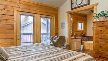 2 bedrooms, iron/ironing board, travel crib, free WiFi