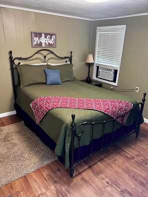 4 soverom, strykejern/-brett og sengetøy