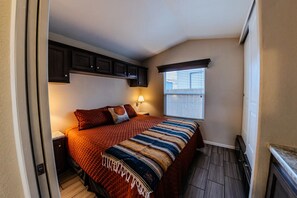 1 makuuhuone, työpöytä, vauvan matkasänky, ilmainen Wi-Fi