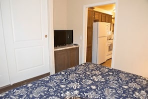 1 chambre, bureau, lit de bébé portatif, Wi-Fi