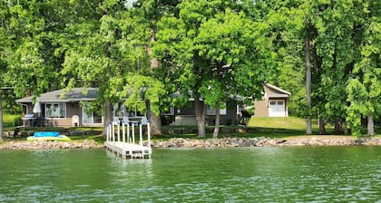 Lakeside Home, New Pool, Carriage House, level & private, 6 BR, 120' frontage!