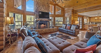 Log cabin overlooking a creek!