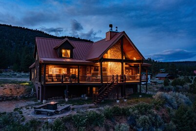 Log cabin overlooking a creek!