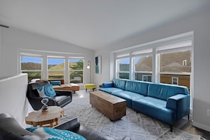 TV, fireplace, foosball, table tennis - Horsetooth Wellness Retreat • Spacious 5BR Haven (Fort Collins)