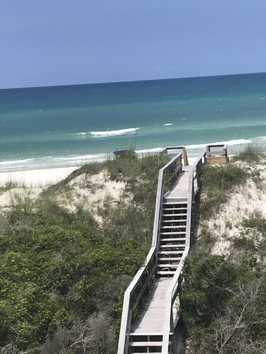 Uusittu Beachfront-koti, suuri ranta, hissi, auringonlasku, VayK-vaihteisto