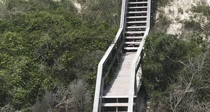 Uusittu Beachfront-koti, suuri ranta, hissi, auringonlasku, VayK-vaihteisto